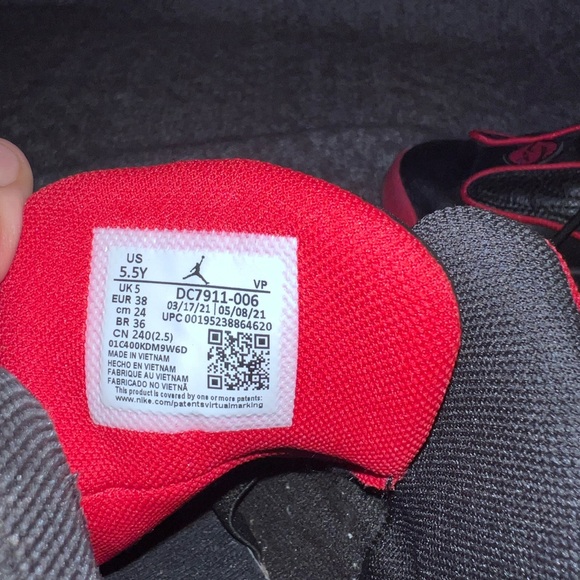 Nike Air Jordan Pro Strong Bred Youth 5.5 Black/Red Leather Shoes - Picture 5 of 5